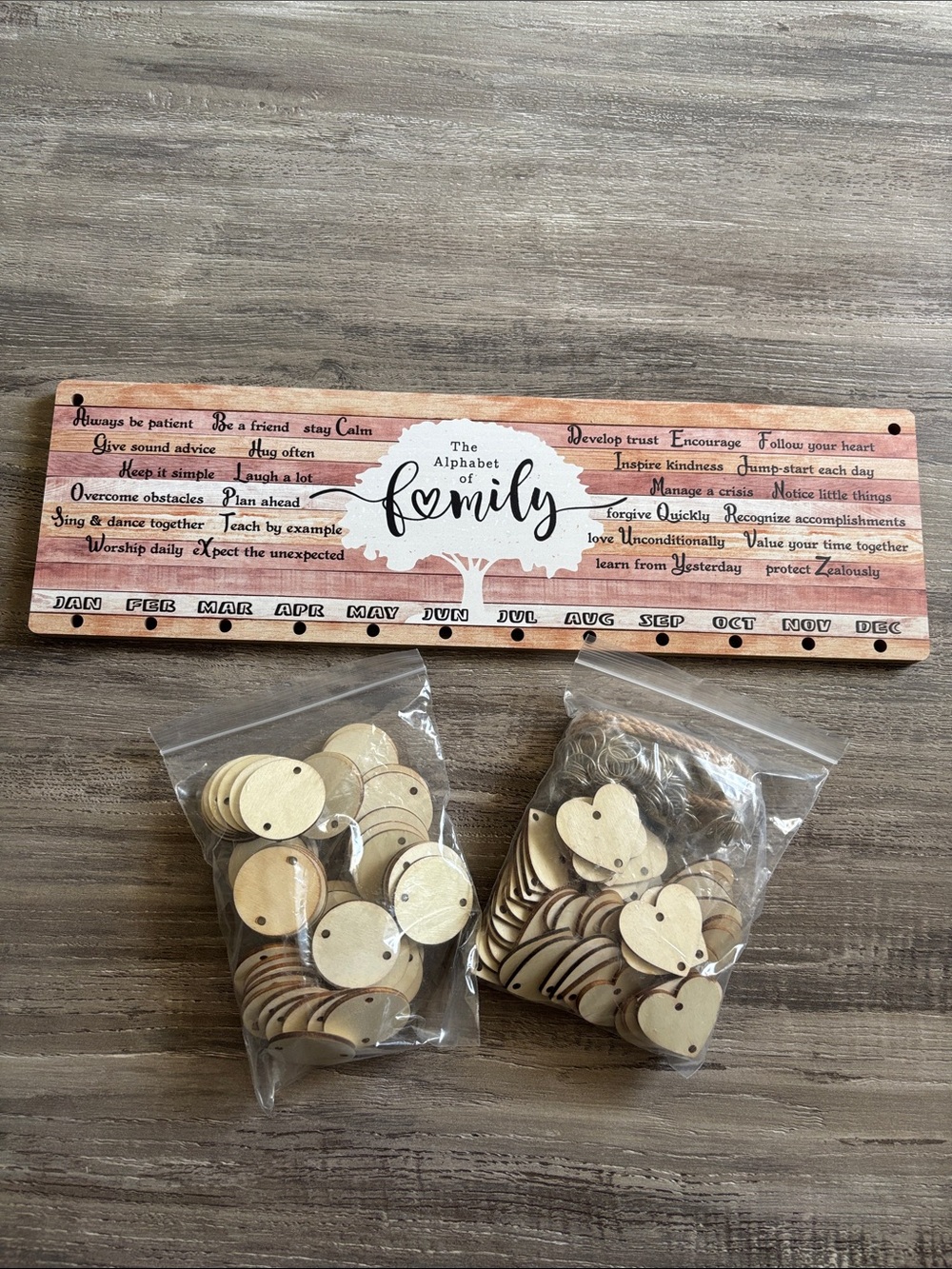 Family tree hanging decor